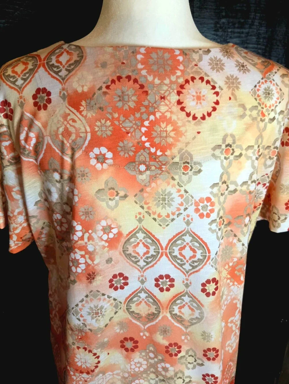 Alfred Dunner Geometric Floral Embroidered Neck Tunic Top Medium - Picture 9 of 13